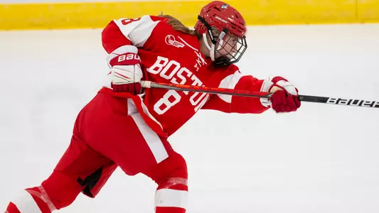 Maggie Hanzel playing hockey