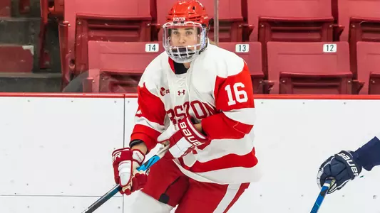 Julia Nearis playing hockey