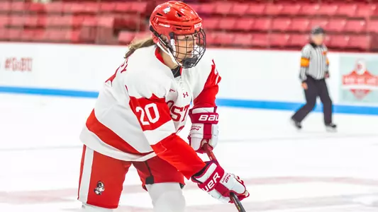 Julia Shaunessy playing hockey
