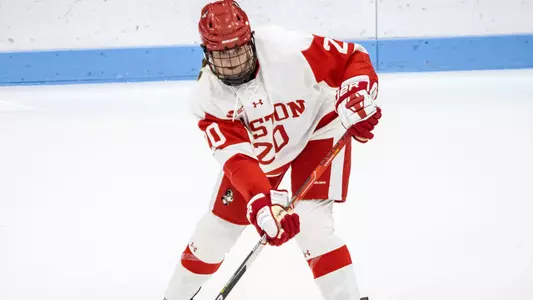 Julia Shaunessy playing hockey