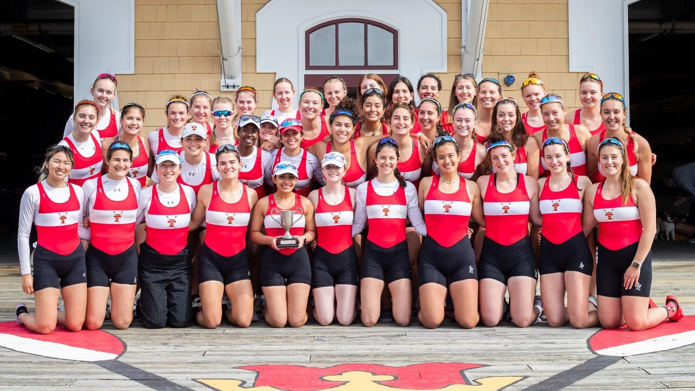 2022-23 Women's Rowing Team Photo