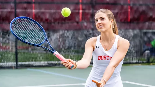 Ellie Gyuro hitting forehand volley