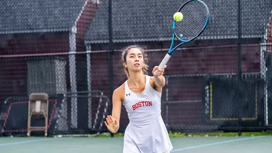 Kaitlin Tan hits a volley