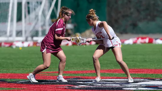 Elle Stevenson on a draw wlax