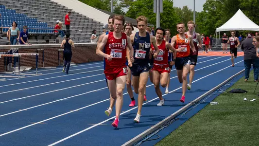 Foster Malleck running 1500m