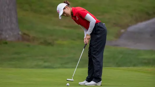 Madison Takai putts the ball at the 2023 Red Bandanna Invitational