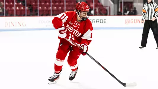 Sydney Healey playing hockey
