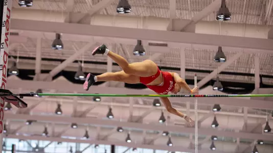 Alli Lofquist Pole vaulting