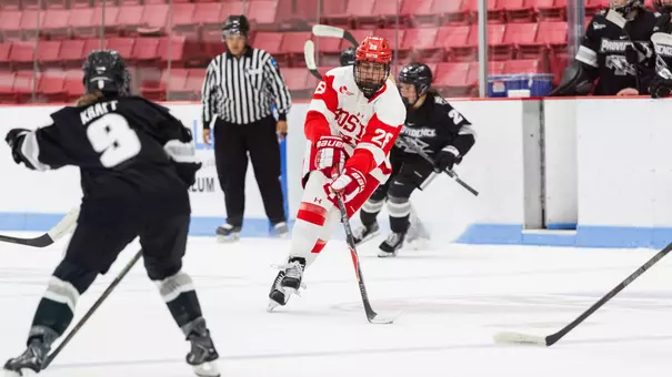 Kaileigh Quigg playing hockey