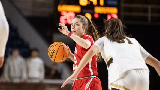 Photo of women's basketball sophomore Bella McLaughlin calling out a play at Lehigh.