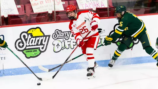 Lilli Welcke playing hockey against Vermont