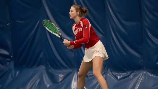 Uma Bakaityte playing tennis