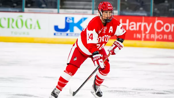 Maeve Kelly playing hockey in Belfast
