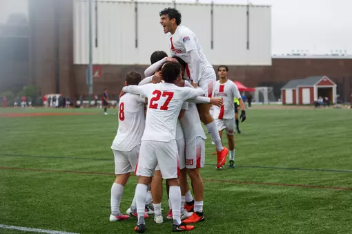 Men's soccer celebrates a home win