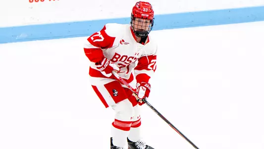 Close up of Keira Healey playing hockey