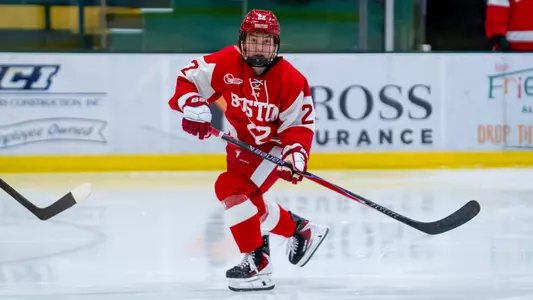 Lexie Bertelsen playing hockey at Vermont