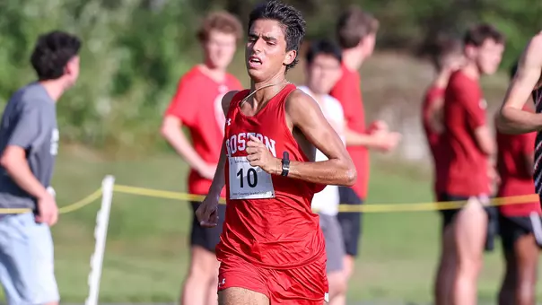 Justin Ruiz running at the 2026 Friar Invitational