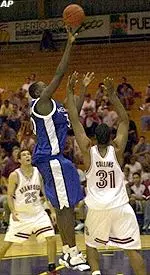 Memphis turned back a Houston rally, winning 86-78 Saturday night behind the career-high 24 points of 6-11 sophomore Earl Barron.