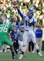 Memphis' Martin Hankins, right, tosses the ball over Marshall's Albert McClellan during the first half. (AP Photo/Jeff Gentner)