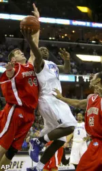 Tyreke Evans drives to the basket. (AP )