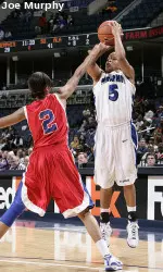 Paris Leonard scored 15 points with six rebounds and three steals in a loss to Tulane, Saturday.