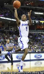 Joe Jackson scored in double figures for the 15th-straight game, finishing with 16 points to lead the team.