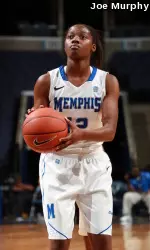 Ariel Hearn led all players in the game with 16 points, 11 in the second half.