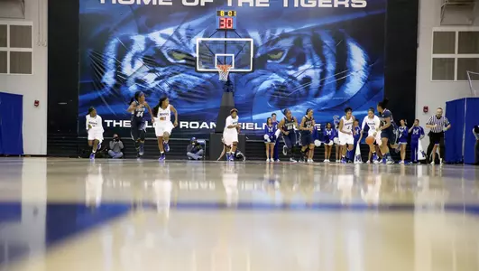 WBB Team, 2015-16 Women's Basketball