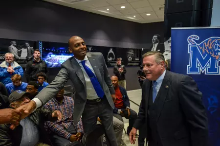 Head Coach Penny Hardaway