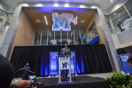 Head Coach Penny Hardaway