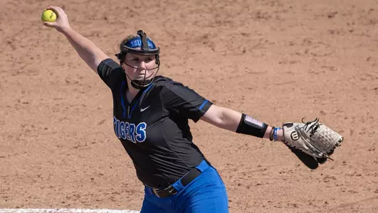 Bayleigh Wisher pitching FGCU