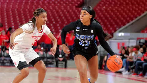 Jamirah Shutes at Houston