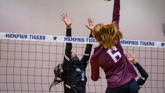 Middle Hitter Miaya Smith (5)