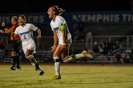 Midfielder Saorla Miller (11) during the Memphis vs. Tulsa Womenâ??s Soccer game on 10202022.