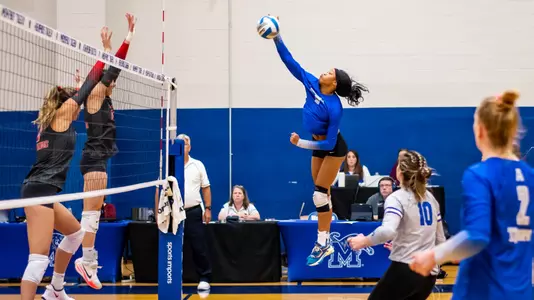 Middle Hitter Miaya Smith (5) during the Memphis vs. SMU volleyball match on 10262022.
