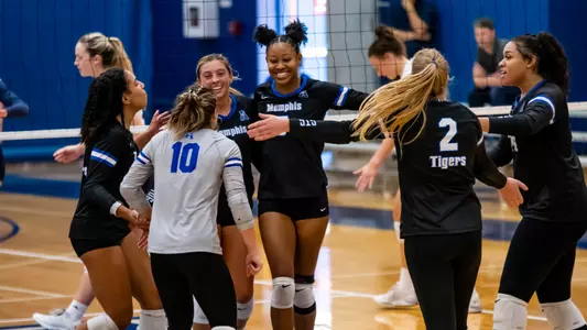 Team during the Memphis vs. Queens volleyball match on 09092022.