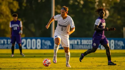 Midfielder Toby McCallum (6) during the Memphis vs. Central Arkansas Menâ??s Soccer game on 09202022.