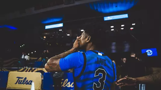 kd blowing kisses at Tulsa