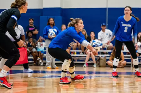 Libero Bailey Houlihan (10) during the Memphis vs. Miami Ohio volleyball match on 08262023.