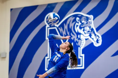 Defensive Specialist Rylee Busse (11) during the Memphis vs. Little Rock Arkansas volleyball match on 09162023.