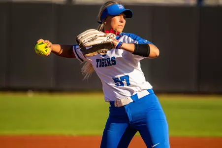 Hallie Siems Pitching
