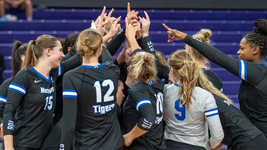 Team Huddle vs Washington