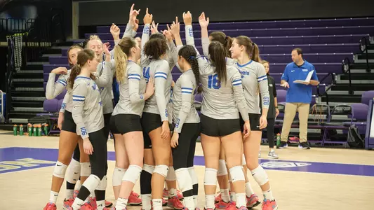 Team Huddle vs UNLV