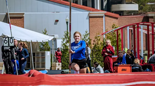 Arina Razina pole vault