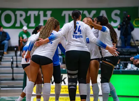 VB Huddle at UNT