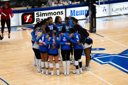 VB Huddle vs UTSA