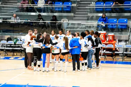VB huddle against South Florida