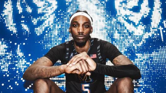 Aaron Bradshaw signing