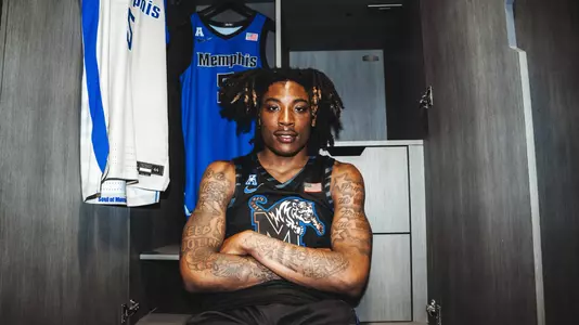 Julius Thedford Signing