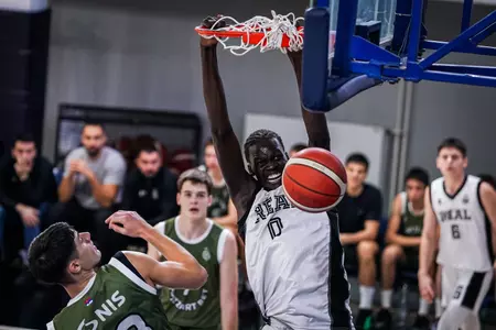 Simon Majok dunks in RR Real Beograd game